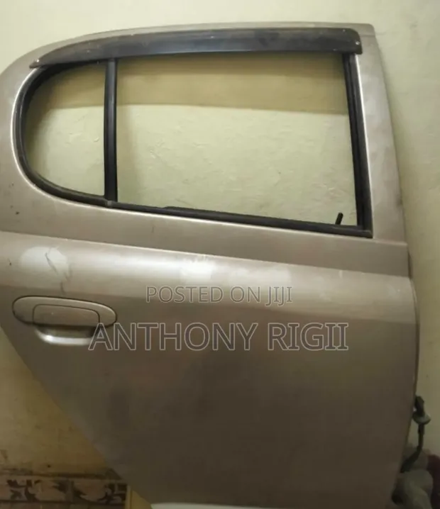 Toyota Vitz RHS Rear Door (2000-2006) - 1st Gen, Ex-Japan - 1