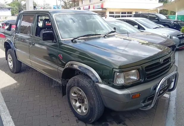 Mazda B-Series 2001 Kijani - 1