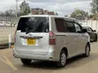 Toyota Noah 2010 Nyeupe - 2