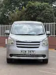 Toyota Noah 2010 Nyeupe - 3