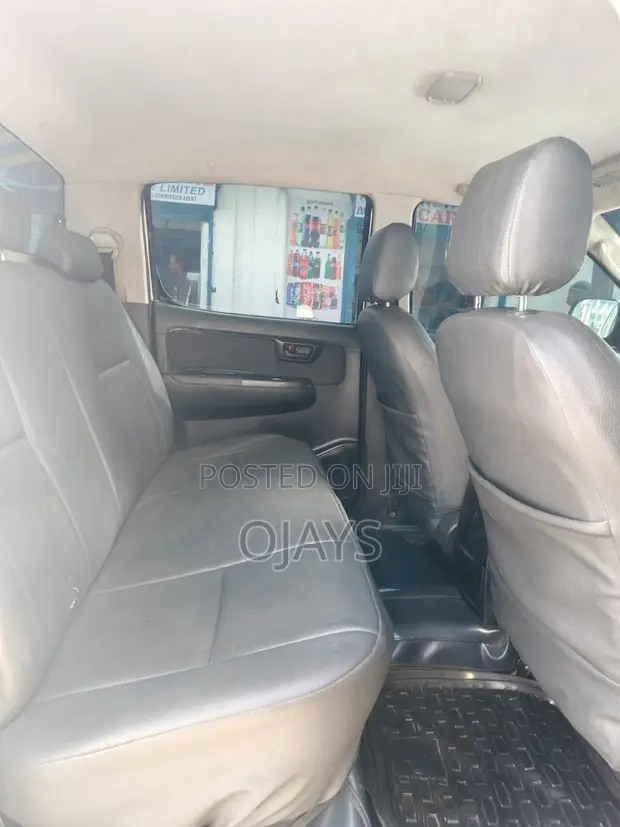 Toyota Hilux 2014 White - 1