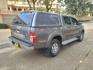 Toyota Hilux Double Cab 2013