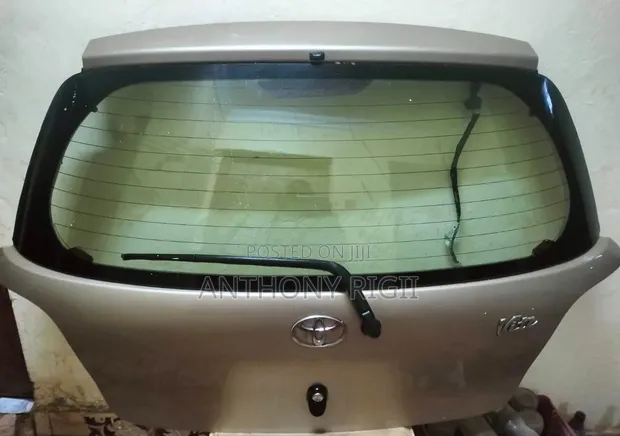 Boot ya Toyota Vitz Kamili na Kioo cha Nyuma (2000-2006) - 1