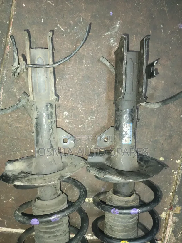 Nissan Serena Front Shock Absorber (Iliyo tumika) - 1