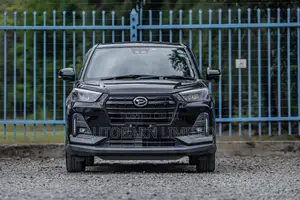 Daihatsu Rocky 2020 Nyeusi