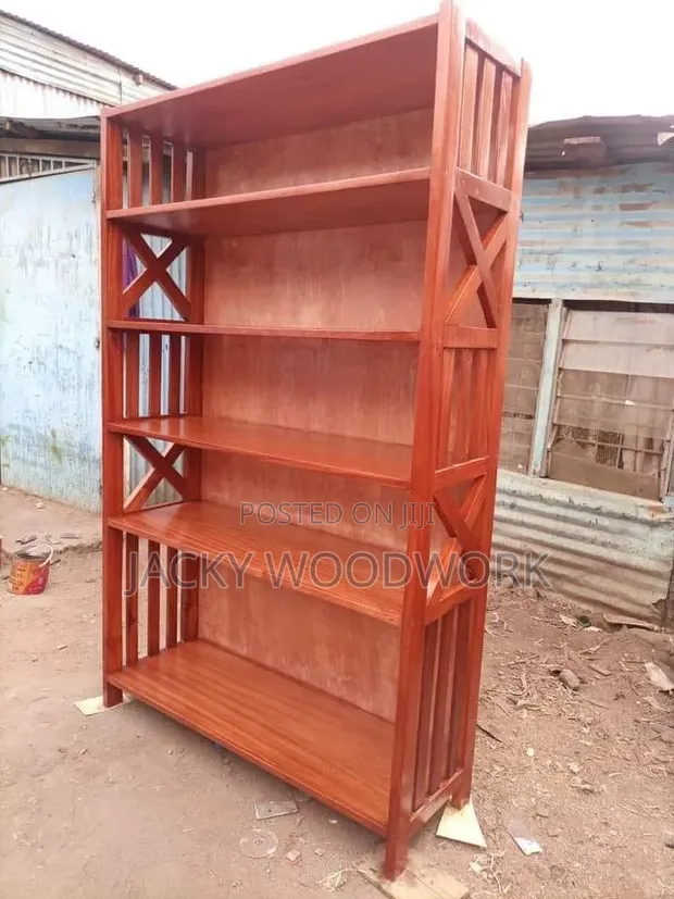 Rafu ya Vitabu ya Mbao Imara ya Premium, Ngazi 5, na Vitu vya X vya Kijiometri - 1