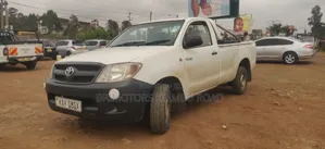 Toyota Hilux 2.5 D-4D 2007 Nyeupe