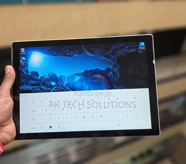 Microsoft Surface Pro 7 (Refurbished) - 12.3" Touchscreen 2K - 1
