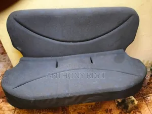 Kiti Kamili cha Nyuma cha Toyota Vitz (1999-2005 XP10)