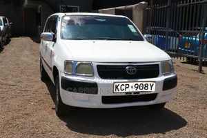 Toyota Succeed 2011 Nyeupe