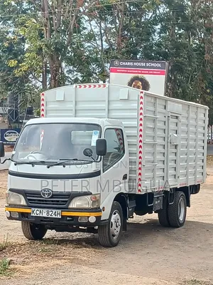Toyota Dyna Lori 2008 - Nyeupe