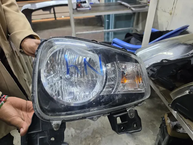 Suzuki Alto New Shape Headlights (Zilizotumika) - 1