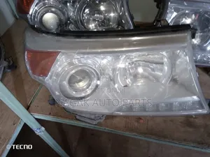 Toyota Land Cruiser V8 2013 Xenon Headlight