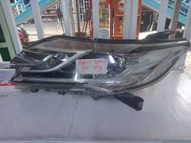 Mitsubishi Pajero 2018 Headlight - 1