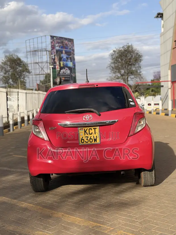 Toyota Vitz 1.3 AWD 5dr 2011 Red - 1