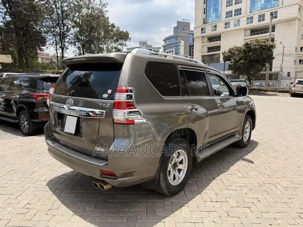 Toyota Land Cruiser Prado 2.8 D-4D 2015 Kahawia - 1