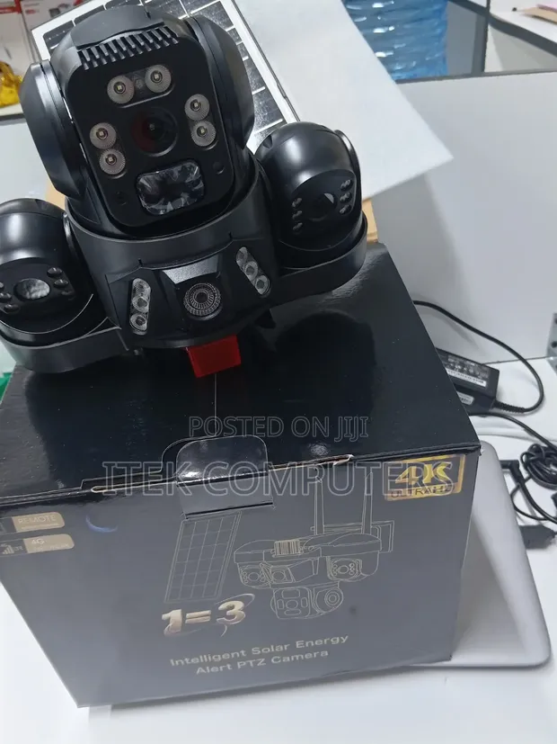 Kamera ya CCTV ya Solar 4G yenye Lensi Tatu na Ufuatiliaji wa Mbali - 1