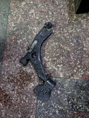 Volvo V40 Control Arm (Used)