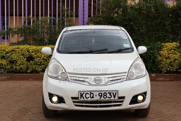 Nissan Note 2011 Nyeupe - 1