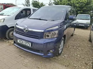 Toyota Voxy Z 2WD 8-Seater 2008