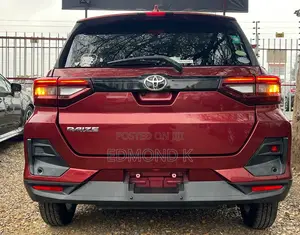 Toyota Raize 2019 Nyekundu