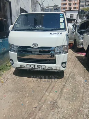 Toyota HiAce Super GL 2018 - Inchi 10