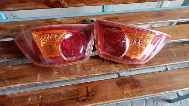 Mitsubishi Galant Taillight (Used) - 1