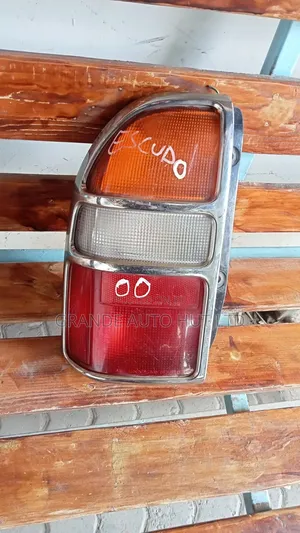 Suzuki Escudo Taillight