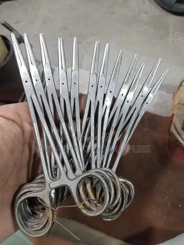 Mosquito Forceps - Fine Hemostatic Surgical Forceps - 1