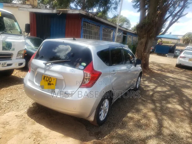 Nissan Note 2014 Silver - 1