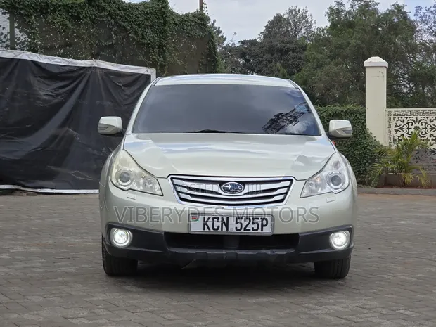 Subaru Outback 2010 - 1
