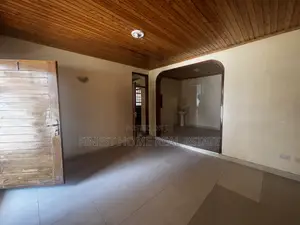 Bungalow ya Vyumba 4 Sabaki kwa Ajili ya Kukodisha