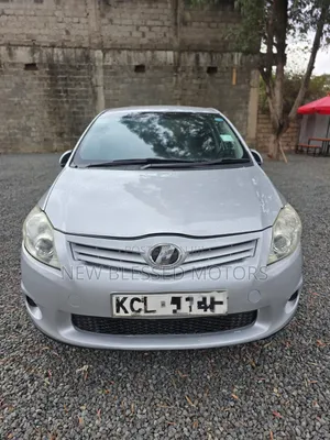 Toyota Auris 2010 Nyeusi