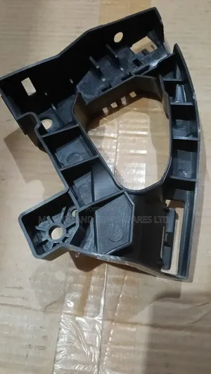 Honda Vezel Headlight Bracket - Brand New