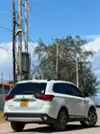 Mitsubishi Outlander 2016 White - 2