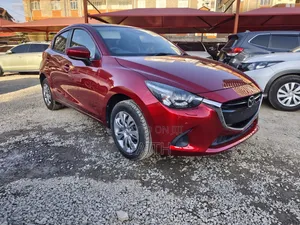Mazda Demio 2018 Nyekundu