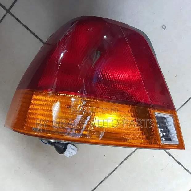 Taa ya Nyuma ya Toyota Sprinter AE110 (1996-1997) - 1