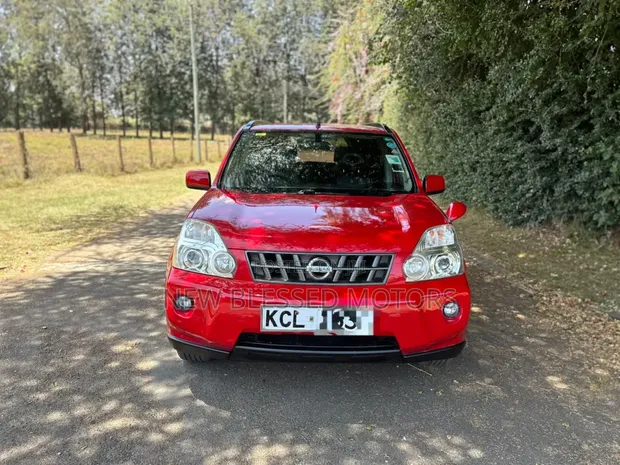 Nissan X-Trail 2010 Red - 1
