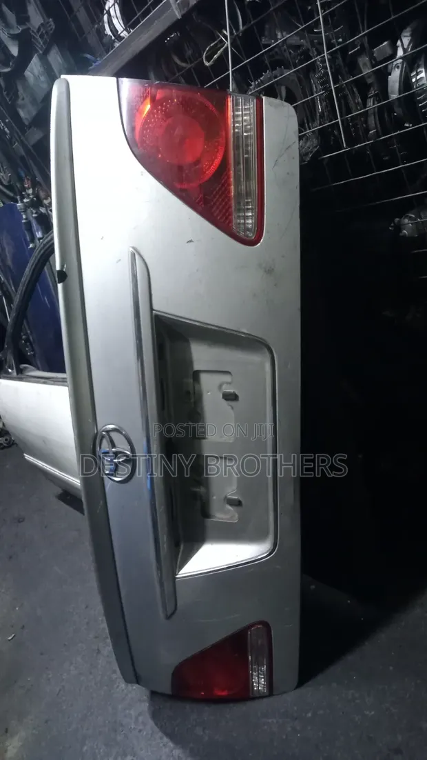 Boot Assy ya Toyota Crown - Imetumika - 1