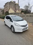 Honda Fit 2012 Nyeupe - 3