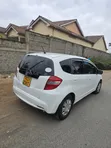 Honda Fit 2012 Nyeupe - 4