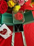 Mkufu wa 'Nakupenda' kwa Lugha 100 na Sanduku la Droo na Rose Iliyohifadhiwa - 2