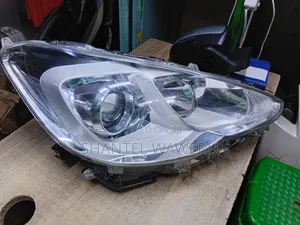 Taa ya Mbele ya Toyota Aqua 2014 (Iliyotumika)