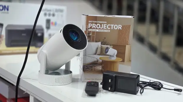 HY300 Pro Projector ya Android Inayochajiwa na Betri - 1