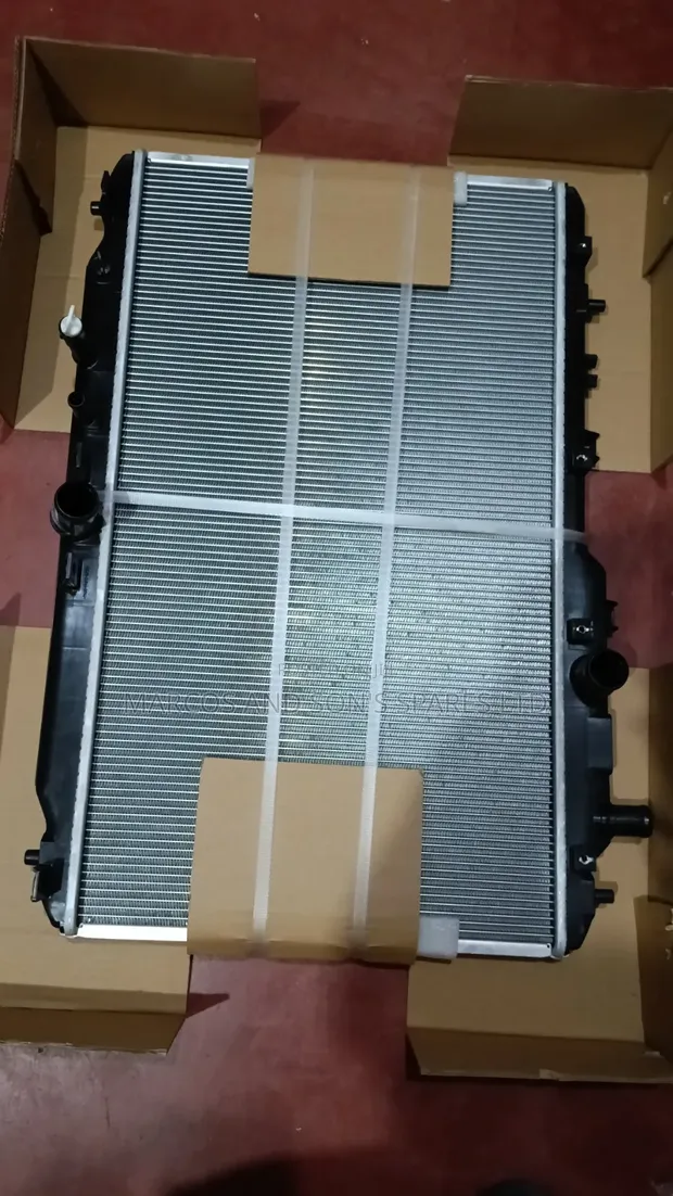 Radiator Mpya ya Honda Vezel - 1