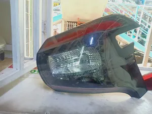 Taa ya Nyuma ya Toyota Sienta 2015