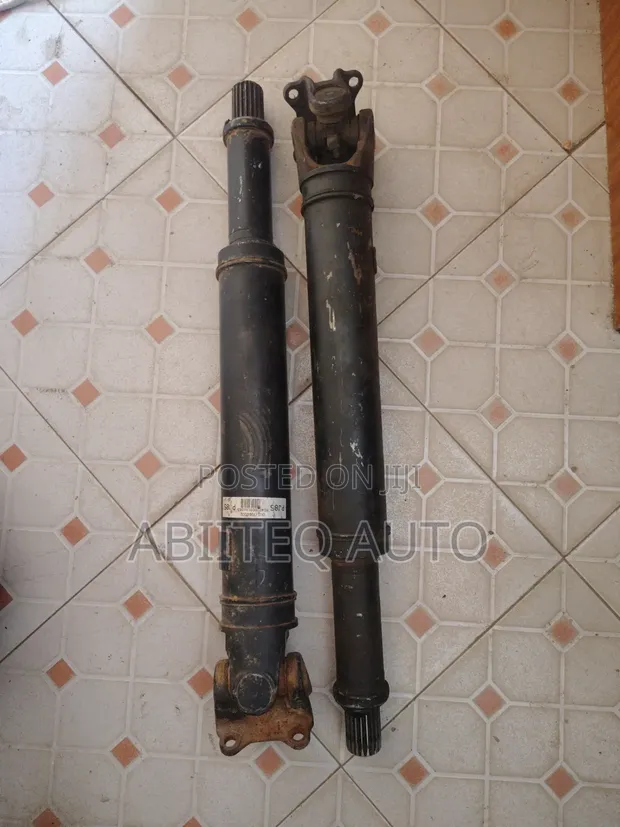 Toyota Land Cruiser Series 79 Shafti ya Mbele ya Propeller - 1