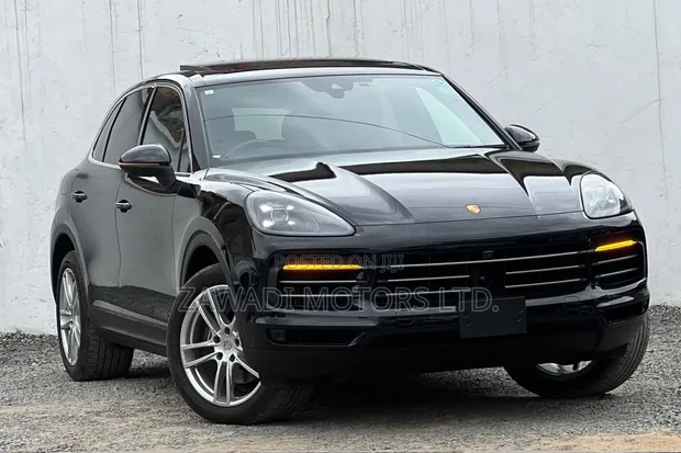Porsche Cayenne S AWD 2019 Black - 1