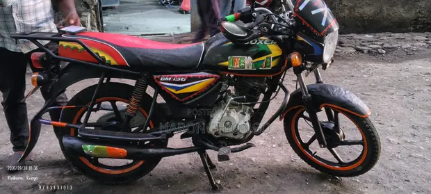 Bajaj Boxer 150 UG 2025 Nyeusi - 1