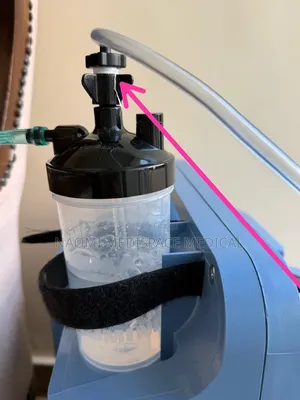 Humidifier Bottle with Connector for Oxygen Therapy